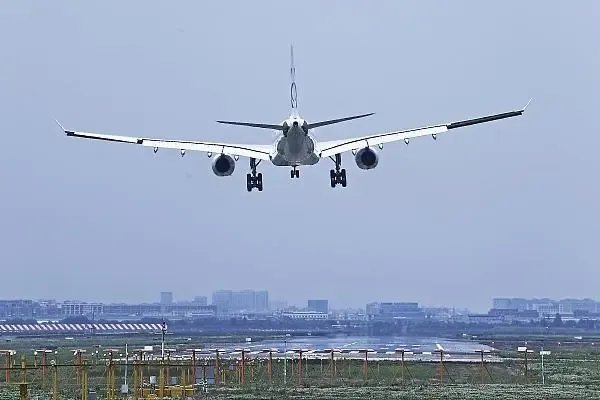 东航等航司恢复并加密多条国际航线,对航空业有哪些积极影响?