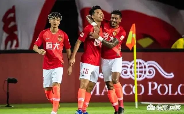 韦世豪:哥就是帅。进球后指着发型庆祝,是在彰显个性还是暗示从头再来?