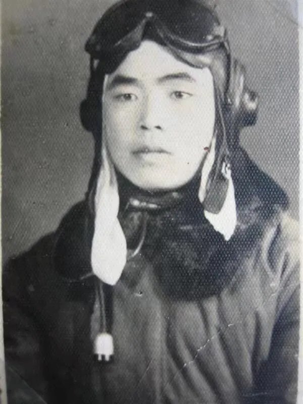 酒哥说:你们敢不敢把自己父亲最帅的照片吧拿出来晒晒?