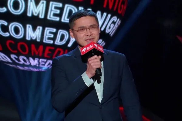 李诞的《脱口秀反跨年》到底反了个什么?反出脱口秀的意义了吗?