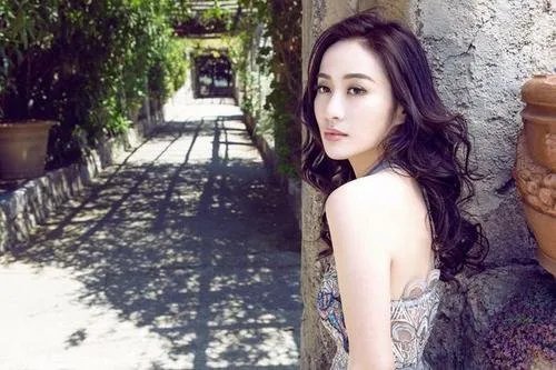 她永远是第一时间出来力挺王宝强,这位女演员是谁?