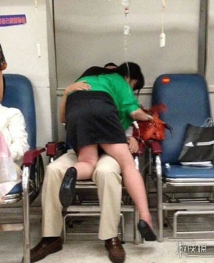现在的JK校服这么性感?囧图妹子你拍照时候走光了