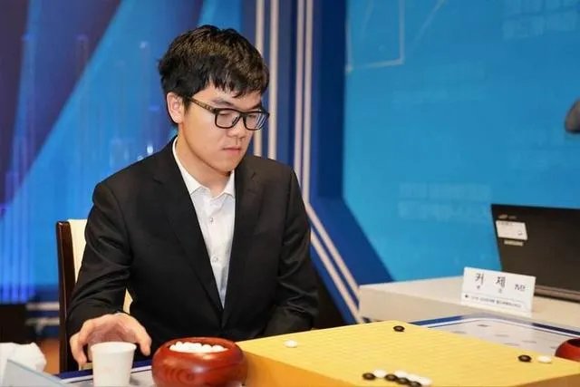 围棋目前谁厉害?