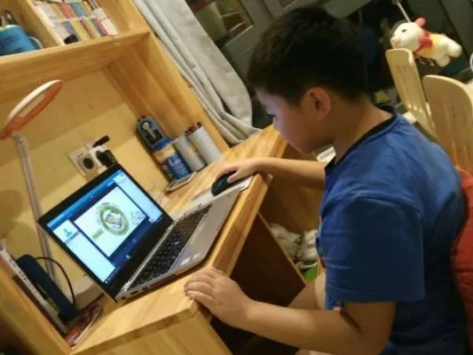学英语用点读笔还是点读机？哪个牌子好？