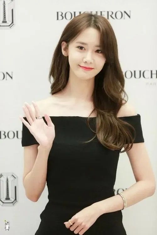 少女时代成员允儿最新《嘉人》杂志写真曝光,如何评价她的造型?