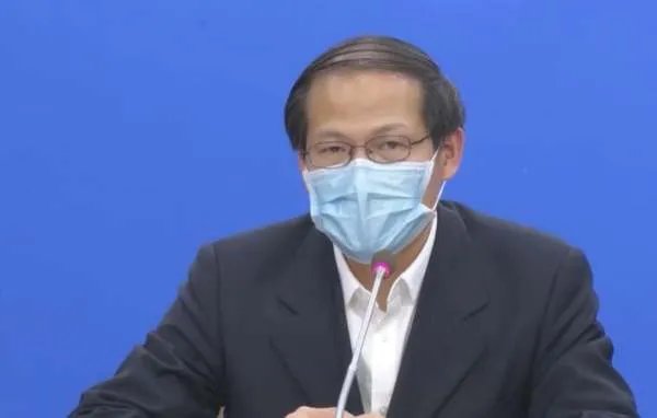 传染病防控专家表示奥密克戎比流感的症状还轻,轻症可以自行隔离治疗吗?