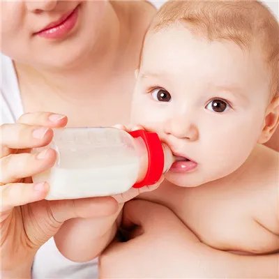幼儿手足口病初期症状图片?