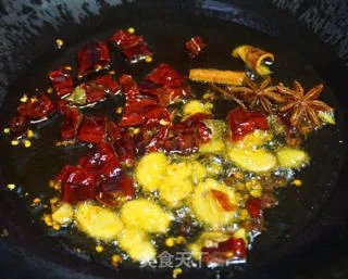 黄花菜焖猪肚