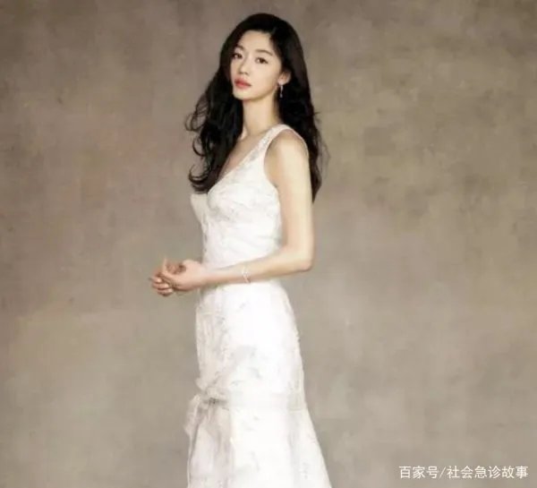 网曝女神全智贤离婚,豪门丈夫疑似出轨,男方离家出走,你怎么看?