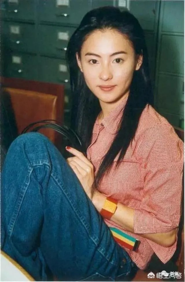 两代星女郎张柏芝林允合影，你更看好谁？
