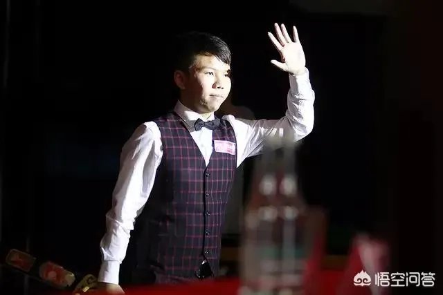 2018斯诺克中巡赛淄博站周跃龙夺得冠军,他能获得多少奖金?怎么样看待他的前景?