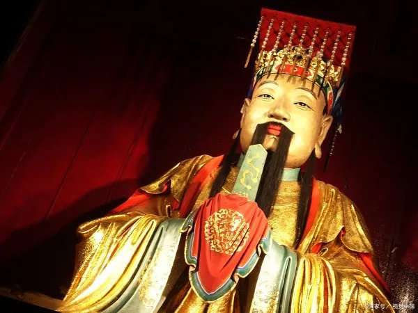 三国的刘璋怎么死的？为人有什么性格特点？和刘备有什么关系？
