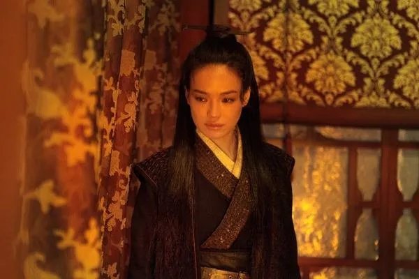 冯德伦独自与林熙蕾聚餐,合影紧挨秀亲密关系,舒淇是如何回应的?