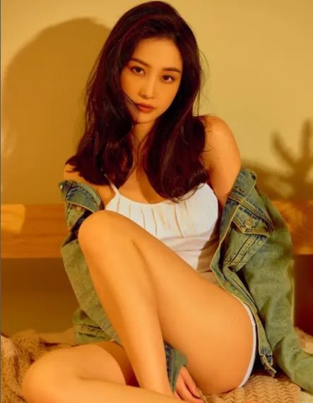 身材火辣!越南奶茶妹junvu95颜值神似Angelababy!