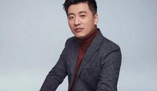 李诞的《脱口秀反跨年》到底反了个什么?反出脱口秀的意义了吗?