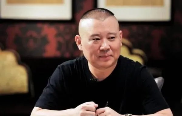与最穷郭德纲离婚,丢弃郭麒麟远走国外,胡中惠如今怎样了?