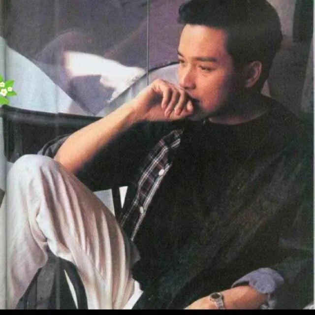 求张国荣的一张图片?