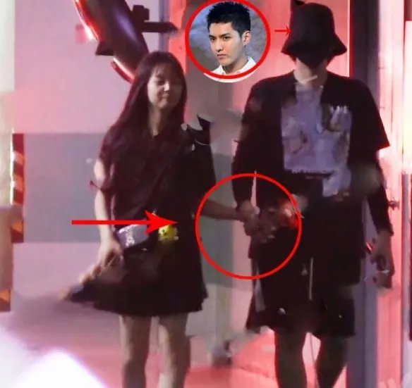 疑似吴亦凡恋情曝光 车库中与女孩十指紧握牵手回家