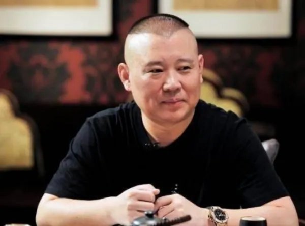 与最穷郭德纲离婚,丢弃郭麒麟远走国外,胡中惠如今怎样了?