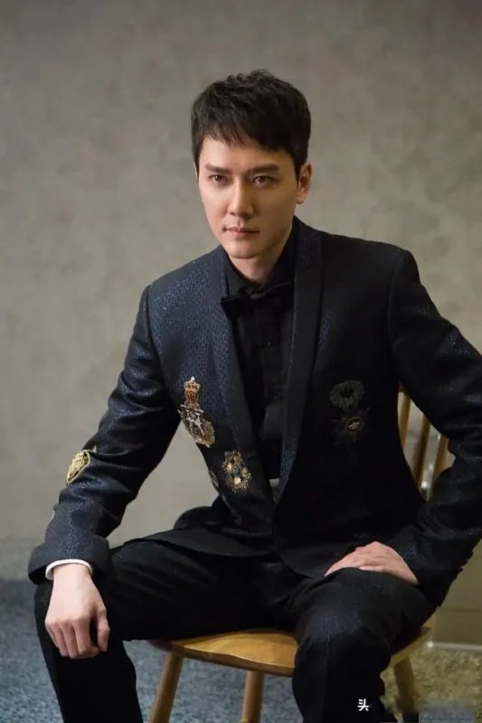 赵丽颖和冯绍峰为什么离的婚 结个婚都明显有些不情不愿