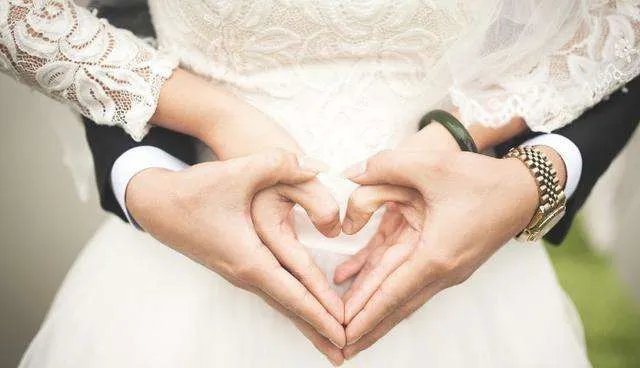 结婚5周年简短感言怎么说 结婚5周年送老婆什么礼物好