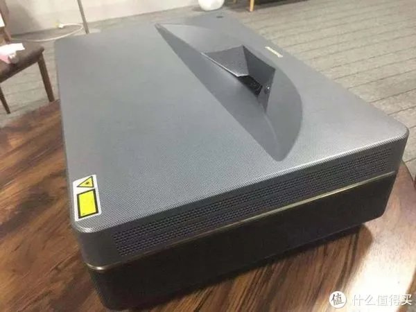 长虹激光电视