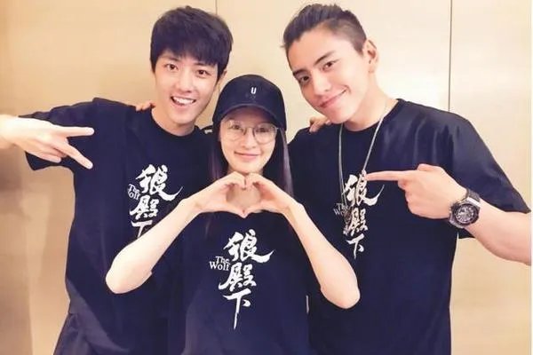 王大陆回应节目上抱李沁,你觉得他的解释够合理吗?