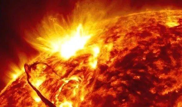 太阳那么高强度燃烧为什么不会爆炸?