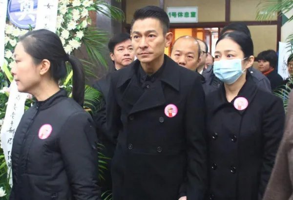 刘德华的妻子年轻时到底有多美?