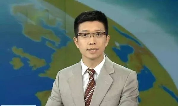 央视主播康辉穿短裤播新闻露馅,类似的失误还有哪些?