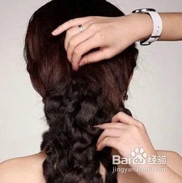 韩式短发新娘发型如何做?