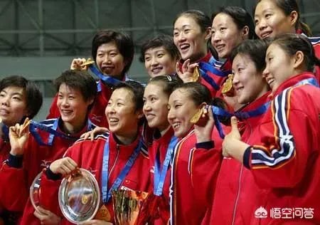 为什么国人比较喜欢看女排比赛，而对男排偏冷？