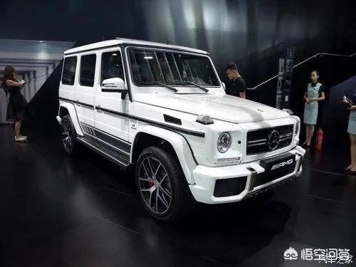 杜海涛送了一台白色奔驰大G给沈梦辰求婚,你觉得白色好看还是黑色好?