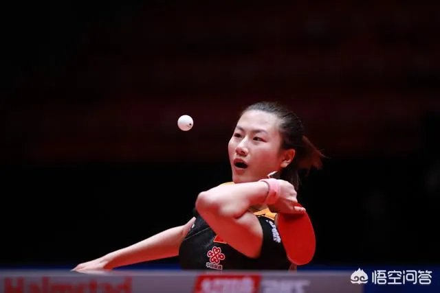为什么丁宁的下蹲式发球这么厉害?