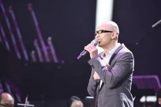 歌手平安从中国好声音选秀出道,他现在发展得怎么样?