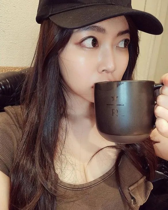 日本健身辣妹涉谷由里:身材火辣运动照叫人脸红心跳!