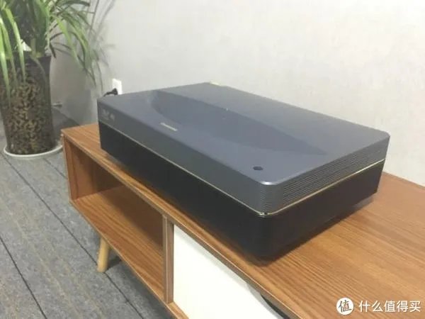 长虹激光电视
